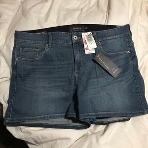 Shorts - Bombshell Skinny